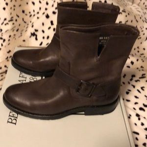 $80 end of the season sale☃️☃️ Frye boots